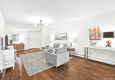 348 Central Park Ave unit C15, Scarsdale, NY 10583 - photo 4