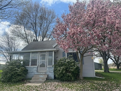 56763 Tulip Rd, New Carlisle, IN 46552 - photo 2