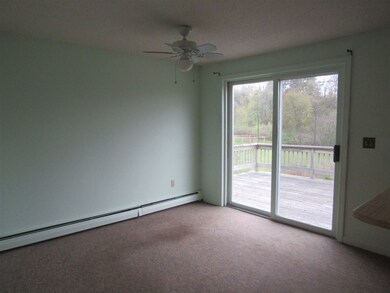 112 Hampstead Rd unit 2, Derry, NH 03038 - photo 6