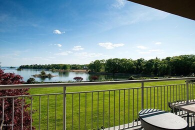 4 Sound Shore Dr unit 15, Greenwich, CT 06830 - photo 3