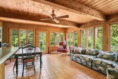 21-web-or-mls-W Page St-0606-019