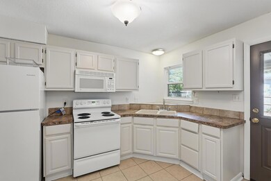 11_101 hapton dr kitchen - awp media - 0