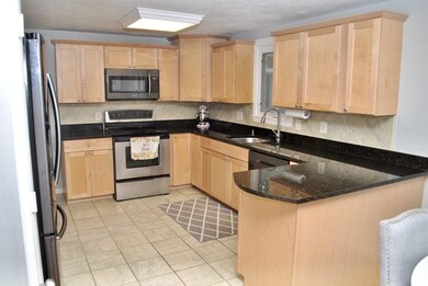 39 Davis St unit 2, Woburn, MA 01801 - photo 3