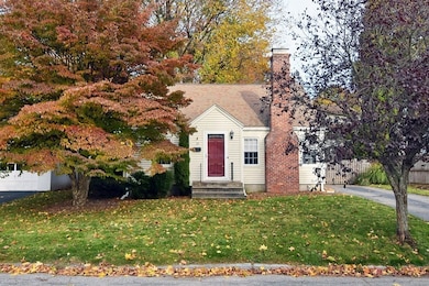 33 Calumet Ave, Worcester, MA 01606 - photo 2