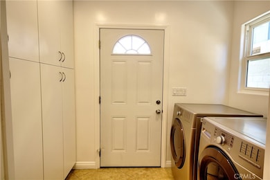 1367 E Windsor Rd, Glendale, CA 91205 - photo 7