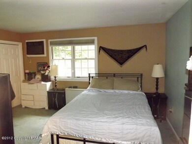 496 Sarah St, Stroudsburg, PA 18360 - photo 3