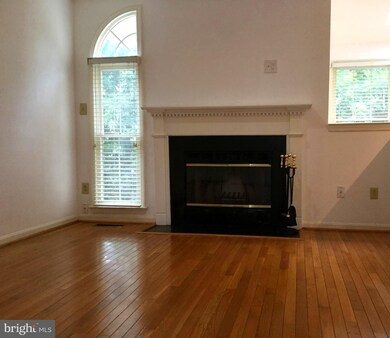 7773 Black Horse Ct, Manassas, VA 20109 - photo 2