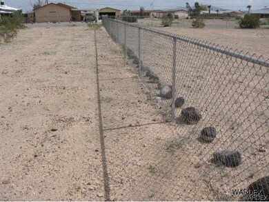 Neighboring Side Fences