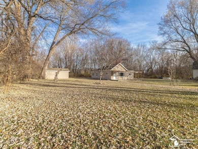 155 Virginia St, Carleton, MI 48117 - photo 2