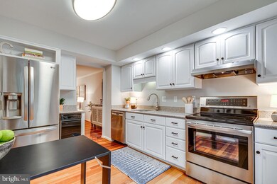 6142 Calico Pool Ln, Burke, VA 22015 - photo 6