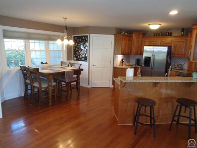 4524 SW Misty Harbor Dr, Topeka, KS 66610 - photo 5