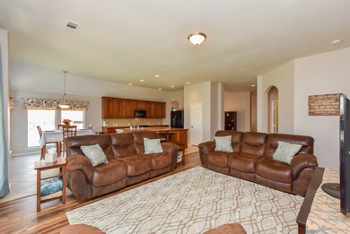 31885 Forest Oak Ln, Conroe, TX 77385 - photo 4