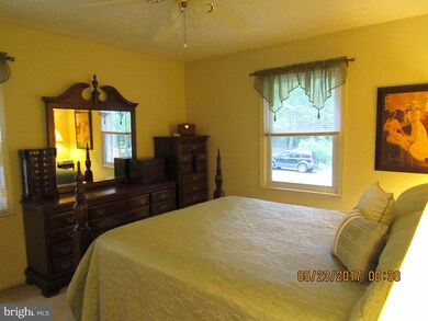 29057 Lacewood Rd, Rhoadesville, VA 22542 - photo 5