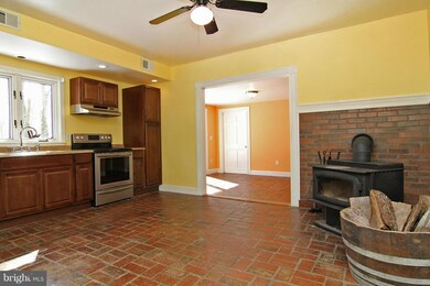 5767 Oakland Rd, Sykesville, MD 21784 - photo 7