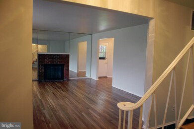 1201 Raydale Ct, Hyattsville, MD 20783 - photo 5