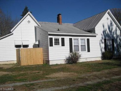 2052 Brooklyn Ave, Ramseur, NC 27316 - photo 2