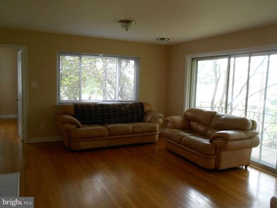 3209 Mulberry Ln, Temple Hills, MD 20748 - photo 6