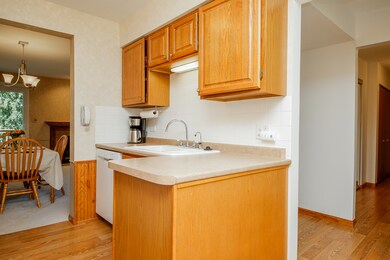 1609 Estate Cir, Naperville, IL 60565 - photo 7