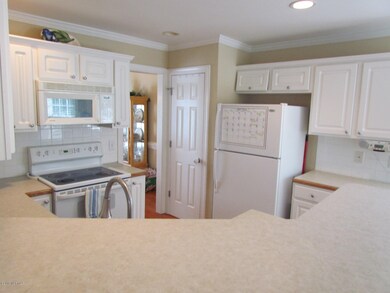 253 Magnolia Dr, Winterville, NC 28590 - photo 7