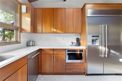 118 E Hill Dr, Cranston, RI 02920 - photo 7