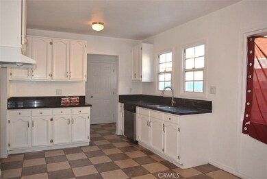 1319 E 118th St, Los Angeles, CA 90059 - photo 4