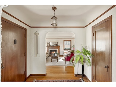 606 SW Evans St, Portland, OR 97219 - photo 5