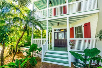 3 Casa Roma Ln Front Porch