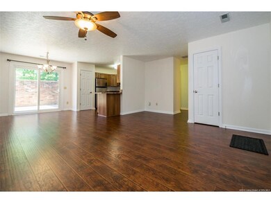 4205 Treesdale Dr, Sellersburg, IN 47172 - photo 6