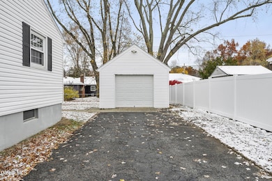 5-web-or-mls-22-hanifin-ave