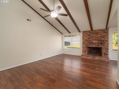 1301 Fourth St, Sutherlin, OR 97479 - photo 5