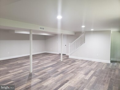 18324 Candice Dr, Triangle, VA 22172 - photo 7