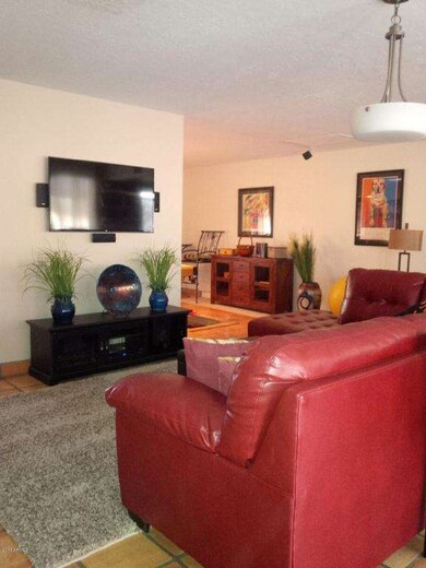 (05) Living Room 2