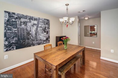 4151 S Four Mile Run Dr unit 404, Arlington, VA 22204 - photo 3