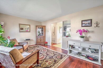 08-LIVING ROOM