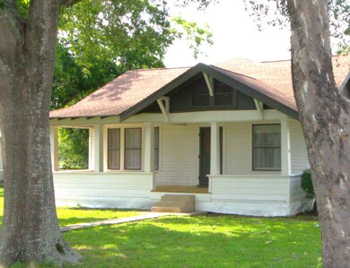 315 High St, Tomball, TX 77375 - photo 4