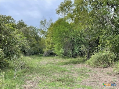 573 Robinhood Rd, Victoria, TX 77905 - photo 4