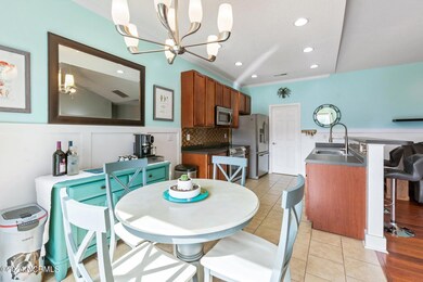 8-web-or-mls-4605-pineview-dr