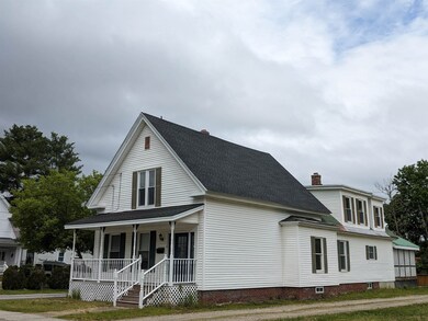 18 Pleasant St, Lancaster, NH 03584 - photo 5