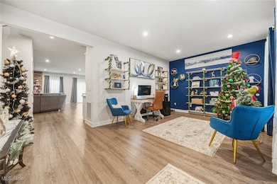 6170 James Dr, Lorain, OH 44053 - photo 5