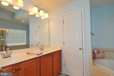 9832 Snow Bird Ln, Laurel, MD 20723 - photo 4