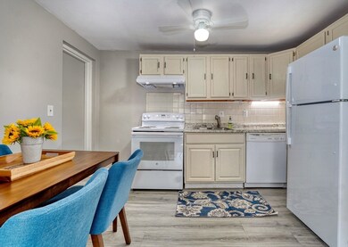 37 Montvale Ave unit 4, Woburn, MA 01801 - photo 4