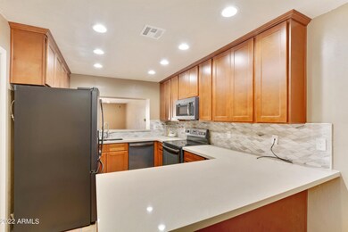 6 - Kitchen