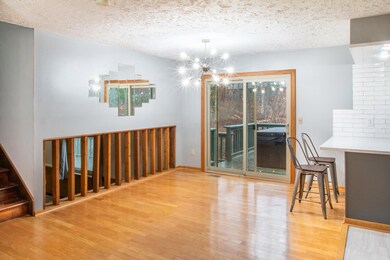 120-Challedon-Circle-29