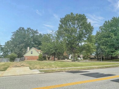 View of front of house featuring a front yard