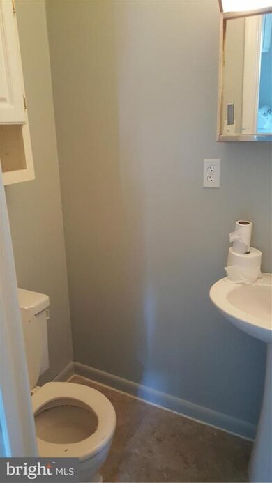 648A W 11th St, Front Royal, VA 22630 - photo 6