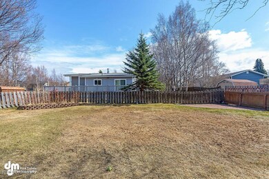 Back Yard_Kristian 036-SMALL