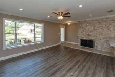 006_Family Room (4)