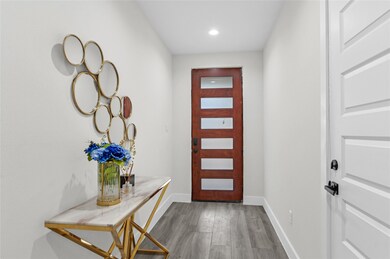 710 Link Rd unit B, Houston, TX 77009 - photo 4