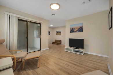 1309 Airport Dr unit C07, Tallahassee, FL 32304 - photo 3