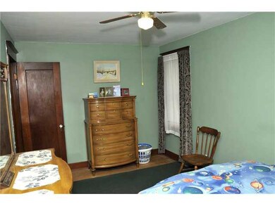 Master Bedroom Lower Unit: Master Bedroom with cei